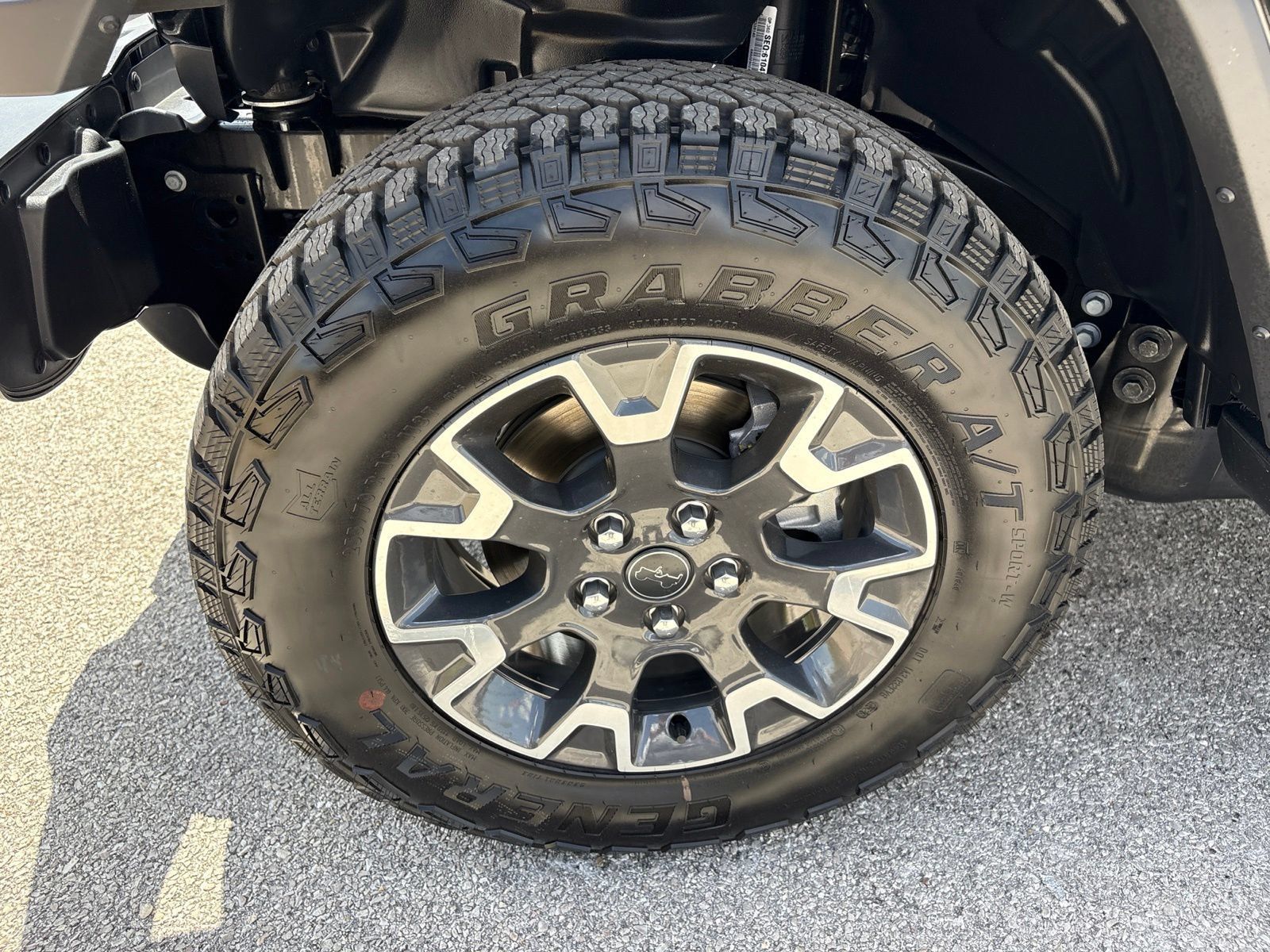New 2026 Jeep Wrangler Unlimited Sahara AWD/4WD image 32