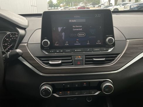 Used 2025 Nissan Altima 2.5 SV FWD image 26