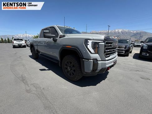 Used 2025 GMC Sierra 2500 AT4 w/ Technology Package AWD/4WD image 5
