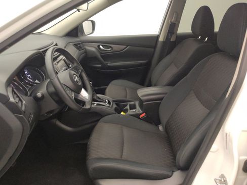Used 2019 Nissan Rogue SV FWD image 17