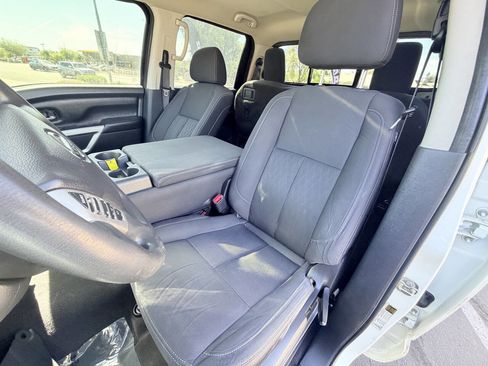 Used 2017 Nissan Titan SV RWD image 13