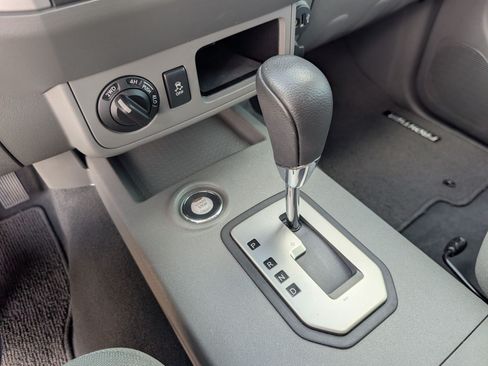 Used 2021 Nissan Frontier SV AWD/4WD image 12
