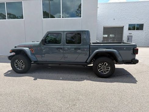 Used 2025 Jeep Gladiator Mojave AWD/4WD image 6