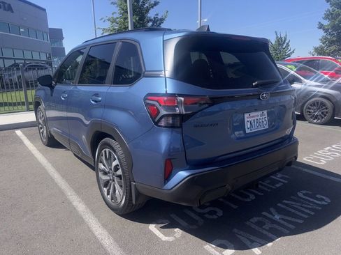 Used 2025 Subaru Forester Touring AWD/4WD image 5