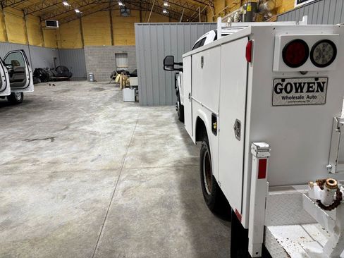 Used 2017 Ford F350 XLT image 9