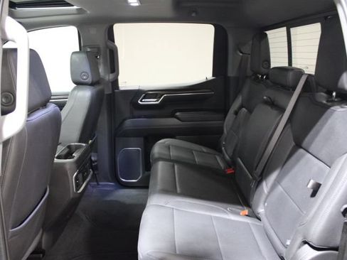 Used 2025 GMC Sierra 1500 SLT w/ SLT Premium Plus Package AWD/4WD image 25