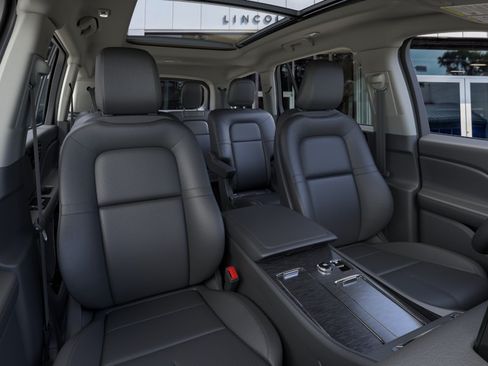 New 2026 Lincoln Aviator AWD w/ Jet Appearance Package image 10