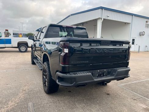 Used 2023 Chevrolet Silverado 1500 LT Trail Boss w/ LPO, Dark Essentials Package image 5