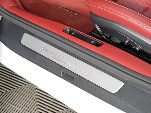 Certified 2024 Porsche 911 Carrera RWD image 28