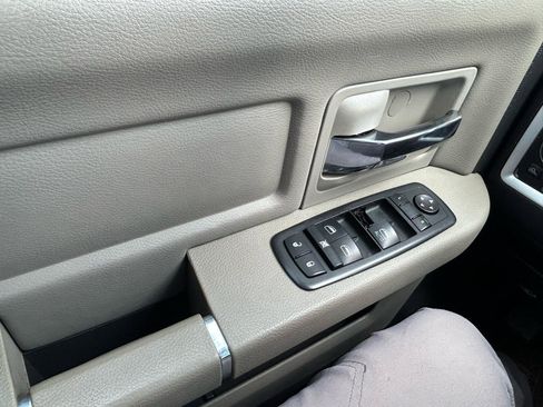 Used 2012 RAM 1500 Classic SLT AWD/4WD image 25