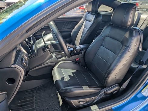 Used 2017 Ford Mustang GT Premium w/ GT Performance Package RWD image 11