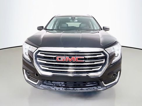 Used 2024 GMC Terrain SLT image 2