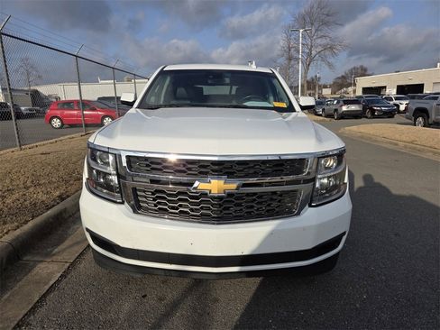 Used 2019 Chevrolet Tahoe LT image 2