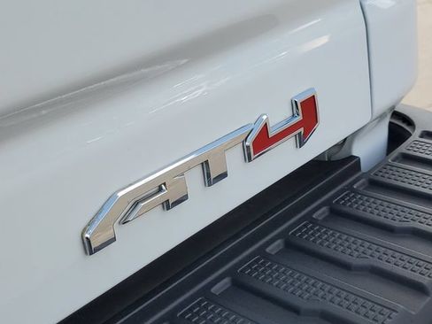 Used 2024 GMC Sierra 2500 AT4 AWD/4WD image 6