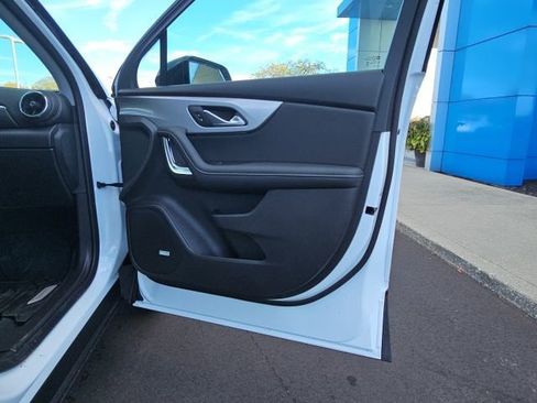 New 2025 Chevrolet Blazer LT w/ Sound & Technology Package FWD image 30