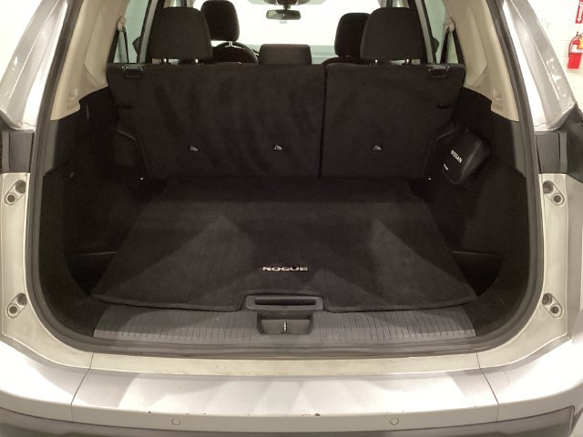 Used 2025 Nissan Rogue SV FWD image 13