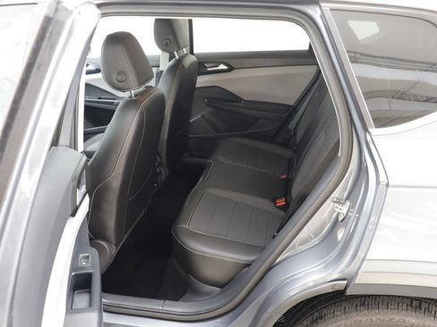 Certified 2023 Volkswagen Taos SE w/ Black Wheel Package image 14