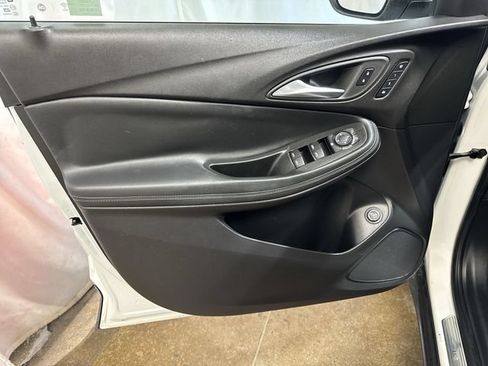 Certified 2022 Buick Encore GX Essence w/ Advanced Technology Package AWD/4WD image 25