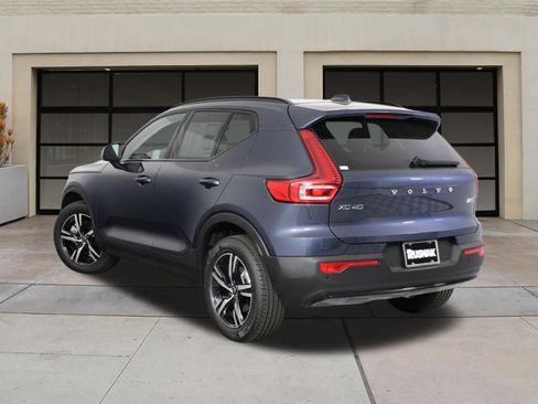 New 2026 Volvo XC40 B5 Core image 3