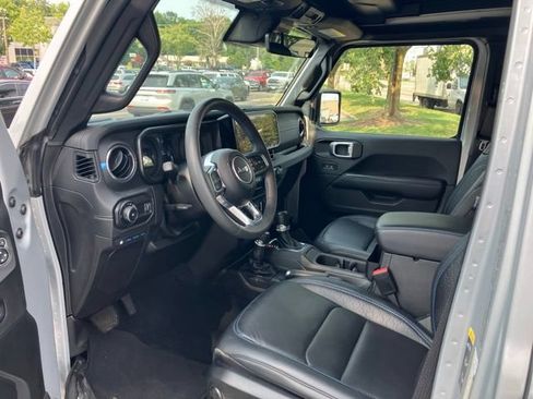 Used 2024 Jeep Wrangler High Altitude AWD/4WD image 11