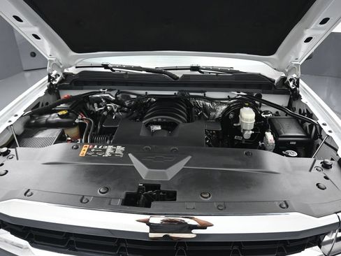 Used 2018 Chevrolet Silverado 1500 LT AWD/4WD image 46
