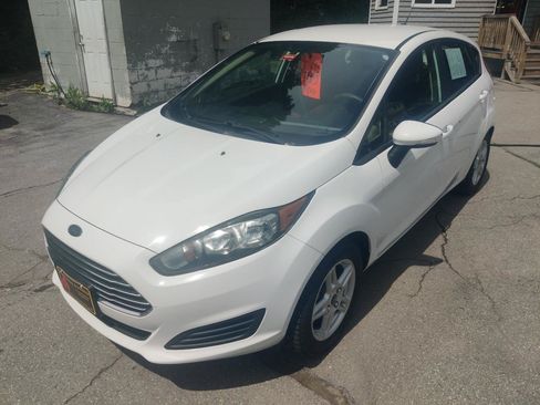 Used 2018 Ford Fiesta SE w/ Cold Weather Package FWD image 2