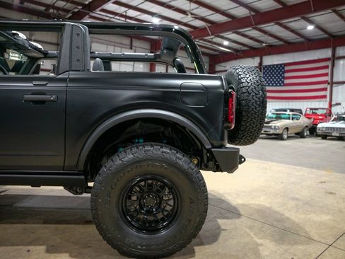 Used 2023 Ford Bronco Badlands image 5