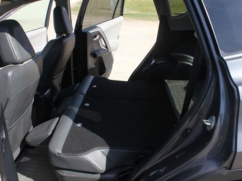 Used 2013 Toyota RAV4 Limited image 40