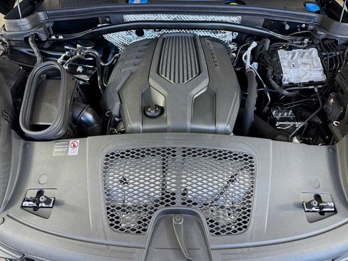 New 2025 Porsche Macan image 23