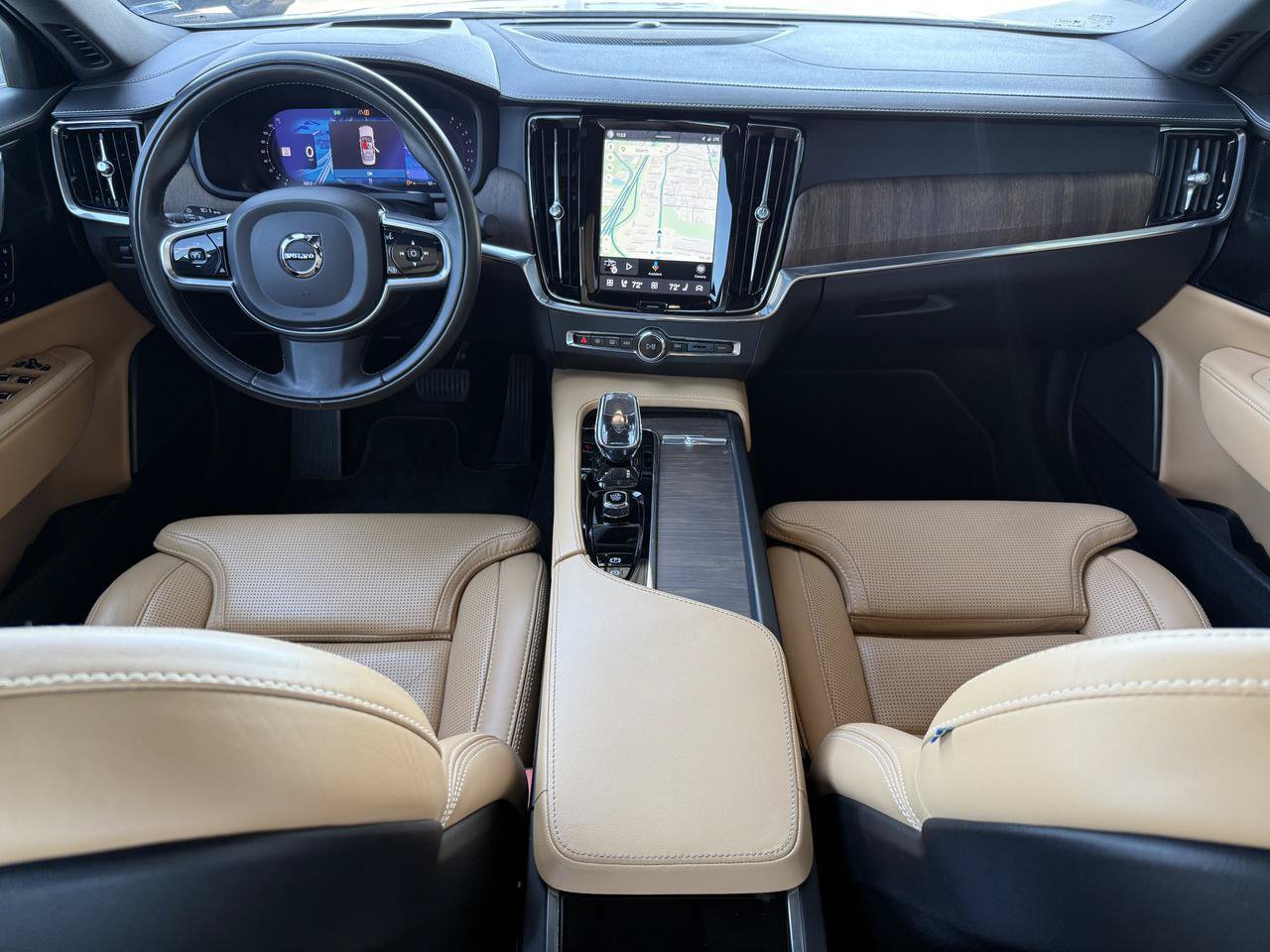 Used 2022 Volvo S90 B6 Inscription w/ Advanced Package AWD/4WD image 32