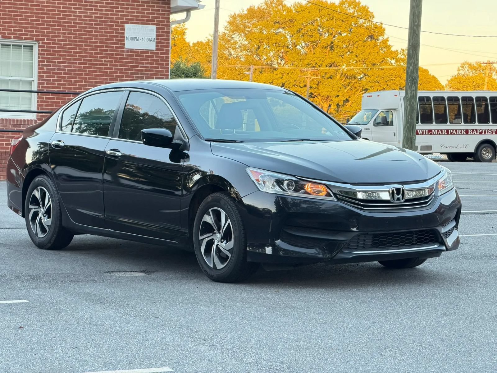 Used 2017 Honda Accord LX image 9
