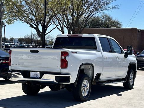 Used 2025 Chevrolet Silverado 2500 LT w/ Convenience Package AWD/4WD image 4