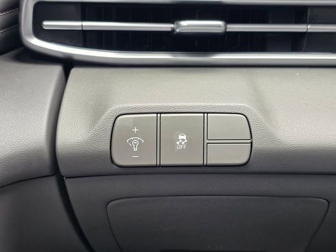 Used 2025 Hyundai Elantra SEL FWD image 20