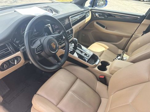 Used 2023 Porsche Macan Turbo image 30