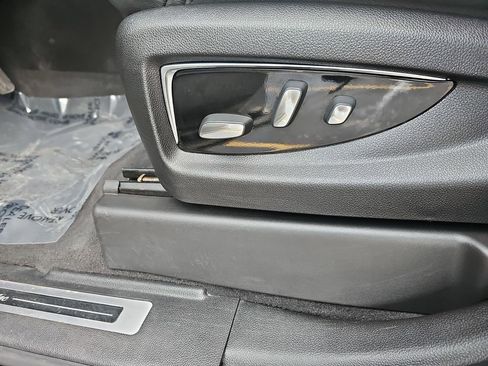 Used 2018 Cadillac Escalade ESV Premium Luxury image 31