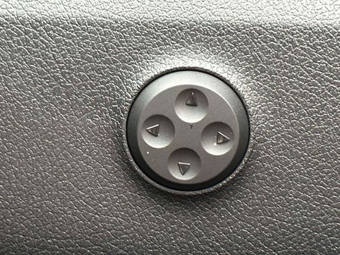 Used 2025 Mercedes-Benz GLC 350e 4MATIC image 15