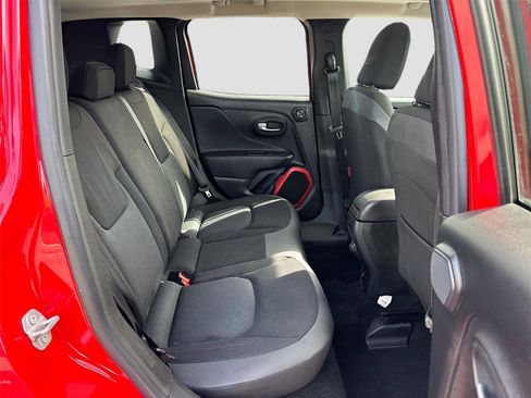 Used 2018 Jeep Renegade Trailhawk AWD/4WD image 26