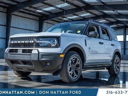 New 2026 Ford Bronco Sport Outer Banks w/ Outer Banks Tech Package+ AWD/4WD image 1