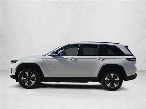 Used 2022 Jeep Grand Cherokee Limited 4xe w/ Luxury Tech Group II AWD/4WD image 6