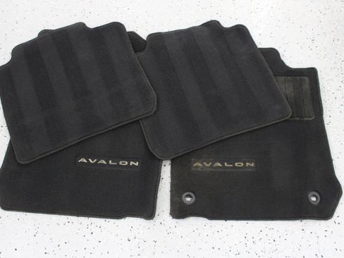 Used 2016 Toyota Avalon Touring image 81