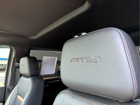 Used 2024 GMC Sierra 2500 AT4 w/ AT4 Premium Plus Package image 10