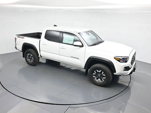 Used 2023 Toyota Tacoma TRD Off-Road image 39