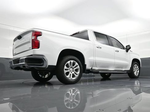 Used 2022 Chevrolet Silverado 1500 LTZ w/ Z71 Off-Road Package image 28