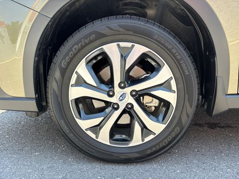 Used 2021 Subaru Outback Limited w/ Popular Package #2 AWD/4WD image 11