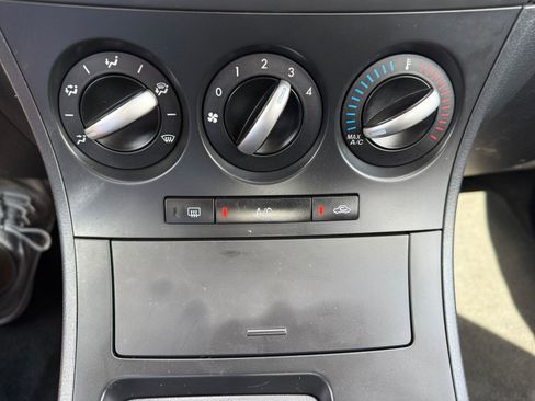 Used 2012 MAZDA MAZDA3 i Sport image 24