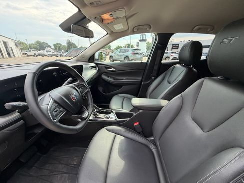 Used 2024 Buick Encore GX Sport Touring w/ Comfort Package FWD image 4