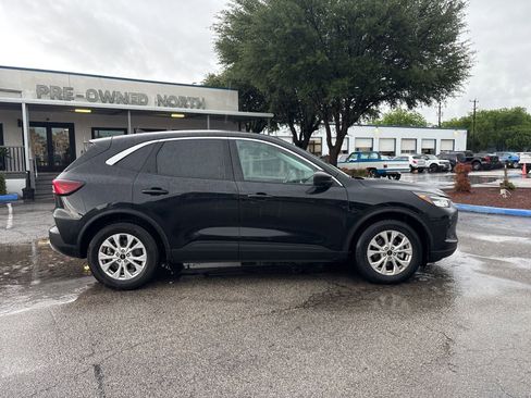 Used 2024 Ford Escape Active FWD image 2