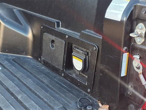 Used 2019 Toyota Tacoma TRD Sport image 23