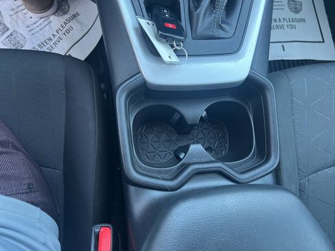 Used 2021 Toyota RAV4 XLE image 28