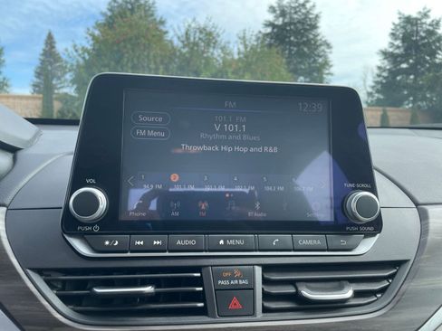 Used 2025 Nissan Altima 2.5 SV image 20